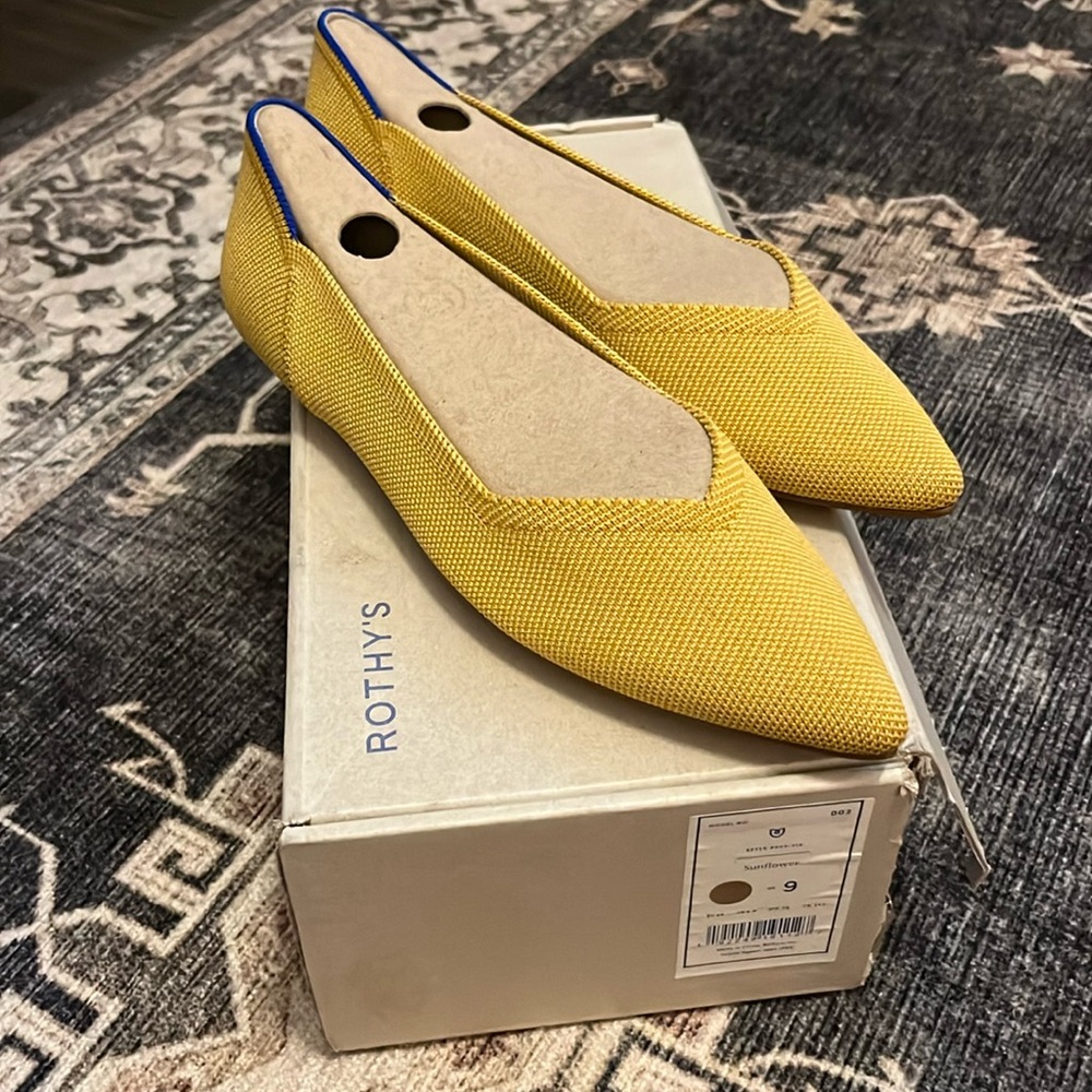 NWB Rothy’s Pointed Flat in Sunflower (US 9)
